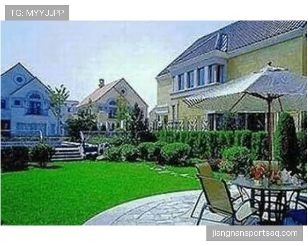 拉菲尼亚连买菜都像走红毯，普通超市瞬间变豪宅展厅了？