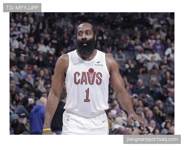 班·西蒙斯无球跑动拉开防线助哈登投篮命中效率提升